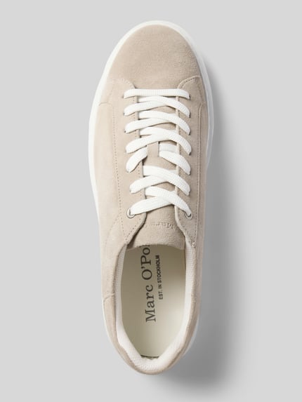 Produktfoto, Sneaker aus echtem Rindsleder von Marc O'Polo, beige Velours-Oberfläche, weiße Sohle, Herren Sneaker von Marc O'Polo