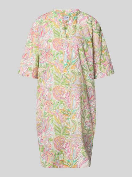 Productfoto, Knielanges Kleid im Allover-Look mit V-Ausschnitt van Emily Van den Bergh in pastelkleuren, puur katoen, recht model, 1/2-mouwen, knielengte, all-over look, V-hals, borstwijdte maat 36: 54 cm, ruglengte: 97 cm, mouwlengte: 35 cm