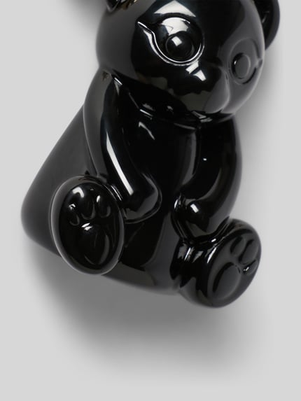 Produktfoto, glänzender schwarzer Schlüsselanhänger mit Bär-Applikation Modell 'HASHTAG BEAR' von FURLA, Damen Schlüsselanhänger, glatte Oberfläche, Schlüsselring