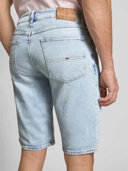 Tommy Jeans Regular Fit Jeansshorts aus Baumwoll-Mix Modell 'RONNIE' Hellblau 3
