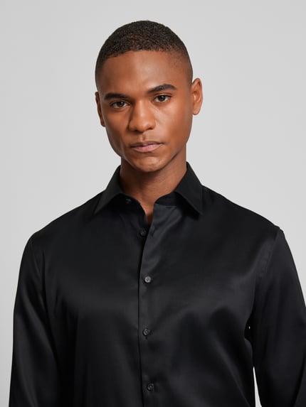 Jake*s Slim Fit Businesshemd aus Satin Black 3