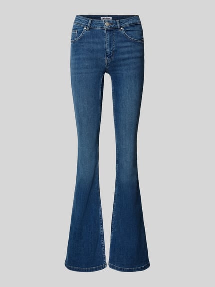Produktfoto, Flared Fit Jeans im 5-pocketmodel van Review in blauwe denim, katoenmix, knoop- en ritssluiting, bandwijdte 34 cm, binnenbeenlengte 84 cm
