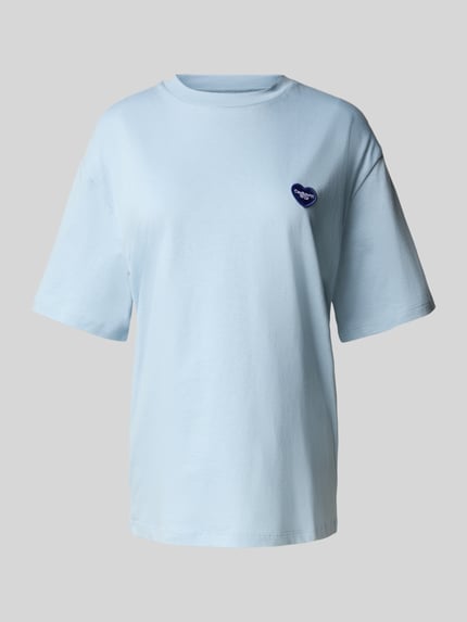 T-Shirt mit Label-Badge Modell 'Heart II Hartt' Shop The Look MANNEQUINE
