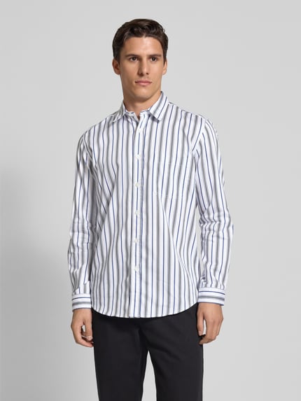 HUGO Koszula casualowa o kroju regular fit z kieszenią na piersi model ‘Guess’ Szaroniebieski 4