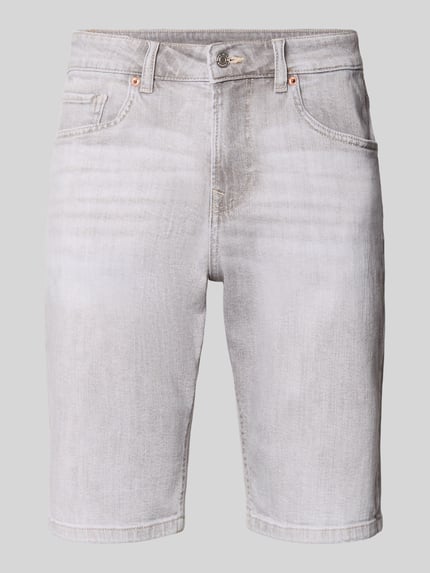 Produktfoto, Regular Fit Jeansshorts aus Baumwoll-Mix Modell 'CASH' von Pepe Jeans in grauer Denim-Optik mit 5-Pocket-Design, Label-Patch und Nieten.