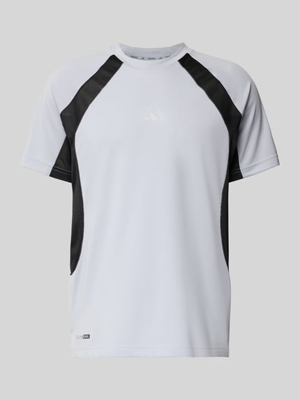 Produktfoto, T-Shirt met Label-Print van adidas Training, regular fit, wit met zwarte accenten, geribde ronde hals, ruglengte maat M 72 cm.