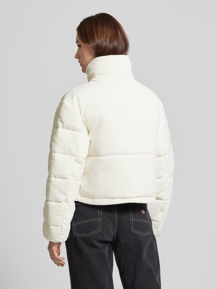 Calvin Klein Jeans Steppjacke aus Cord mit Stehkragen Ecru 5