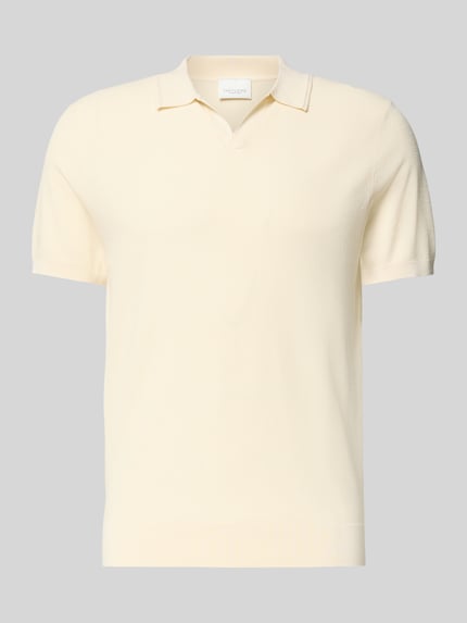 Produktfoto, Regular Fit Poloshirt aus Lyocell-Mix mit Seiden-Anteil von Profuomo, kremowy kolor, strukturalna faktura, V-dekolt, krój regular fit, długość tyłu w rozmiarze M: 67 cm