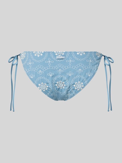 Produktfoto, Bikini-Hose mit floralem Allover-Stitching Modell 'Virgo' von MC2 Saint Barth in Hellblau mit Elastischer-Material-Mix und Slim-Fit