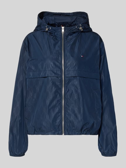 Produktfoto, Regular Fit Windbreaker mit Kapuze von Tommy Hilfiger, granatowy, gładki, logo-monogram, krój regular fit, wodoodporny