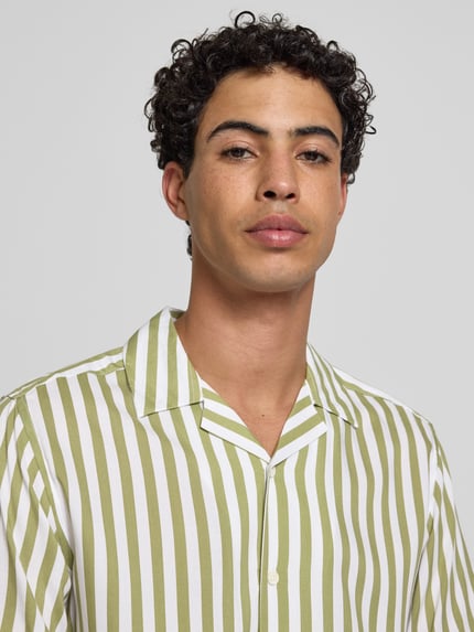 ONLY & SONS Regular fit vrijetijdsoverhemd met 1/2-mouwen, model 'WAYNE' Lichtgroen - 3