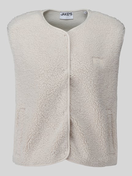Produktfoto, cremefarbene Regular Fit Weste mit Logo-Detail von Jake*s Casual, flauschige Textur, geschwungene Kanten