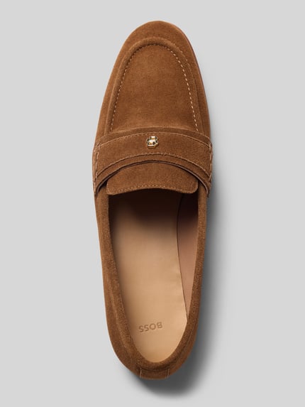 Produktfoto, loafersy z brązowej skóry bydlęcej, matowa faktura, model 'Helyan_Loaf_SDBB' od BOSS, damskie loafersy