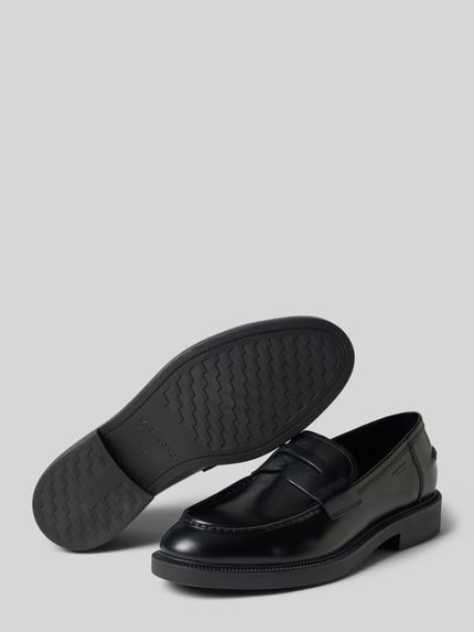 Productfoto, zwarte loafers van rundleer model 'ALEX M' van Vagabond, glad oppervlak, zichtbare zool, Heren Loafer van Vagabond