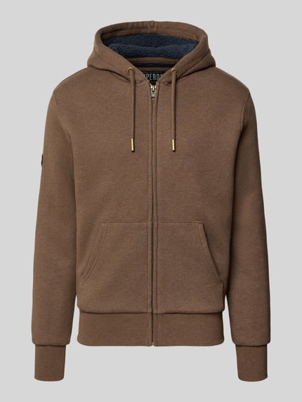 Produktfoto, Regular Fit Sweatjacke mit geteilter Känguru-Tasche Modell 'Borg' von Superdry, brązowa, krój regular fit, kieszeń kangurka, kaptur z tunel, długość tyłu w rozmiarze M: 71 cm, długość rękawów w rozmiarze M: 72 cm, tekstura miękka