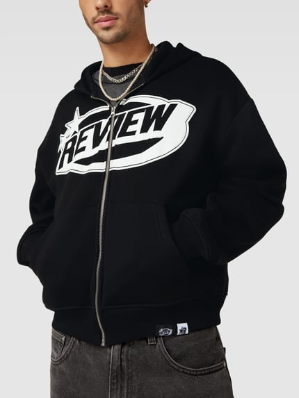 REVIEW Sweatjacke mit Label-Print Black 5