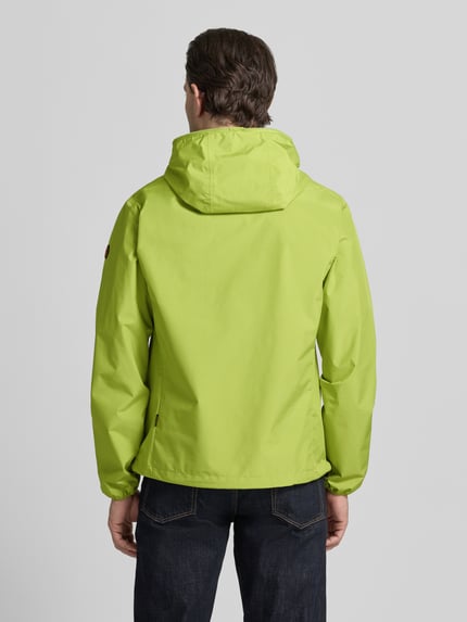 Männermodel draagt Jacke mit Zweiwegereißverschluss Modell 'Zayn' van SAVE THE DUCK in limegroen, regular fit, rugaanzicht, met capuchon, steekzakken met rits, ruglengte 70 cm, schouderbreedte 47 cm, borstwijdte 57 cm, mouwlengte 68 cm.