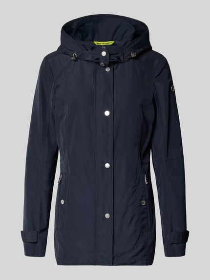 Produktfoto, Regular Fit Jacke mit Logo-Print von Fuchs Schmitt in Dunkelblau, Stehkragen, Kapuze, Reißverschlusstaschen, glatte Textur
