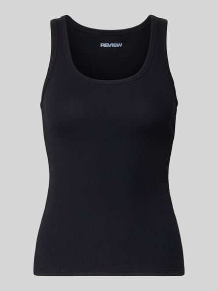 Produktfoto, schwarzes Tanktop mit Rundhalsausschnitt von Review aus Feinripp, körpernaher Schnitt, Baumwoll-Mix mit Stretch-Anteil.