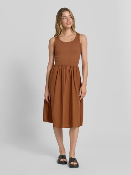 Soyaconcept Knielanges Kleid im 2-in-1-Look Mittelbraun 4