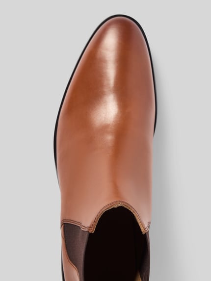Productfoto, Chelsea Boots aus Leder Modell 'pero 1.0 kleitos' van JOOP! SHOES, bruin leer, afgeronde teen, elastische inzetten, gladde textuur
