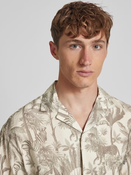 REVIEW Loose Fit Hawaiihemd mit Knopfleiste Ecru 3