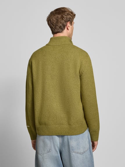 JACK & JONES Sweter z dzianiny z prążkowanymi wykończeniami model ‘NORREBRO’ Oliwkowy 5