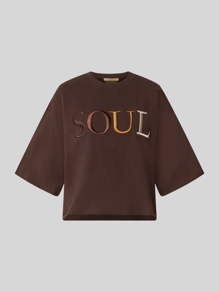 Produktfoto, Cropped Boxy Fit Sweatshirt mit Label-Stitching von Smith and Soul, braun, breite Form, Rundhalsausschnitt, 1/2-Arm, Baumwoll-Elasthan-Mix