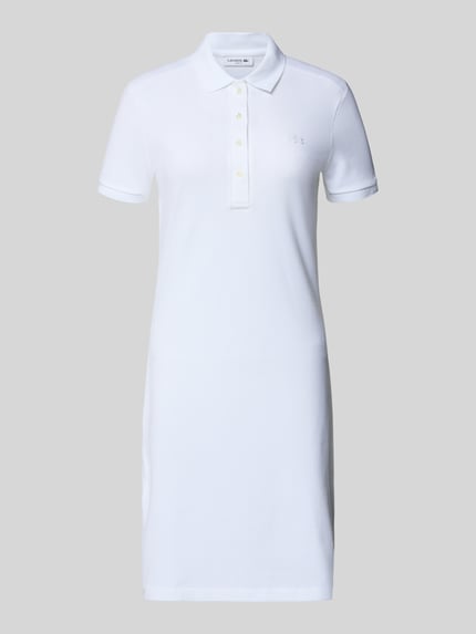 Produktfoto, Slim Fit Polokleid aus Baumwoll-Mix von Lacoste in Weiß, unifarbenes Mini-Kleid mit Logo-Stitching und kurzer Knopfleiste, Piqué-Struktur