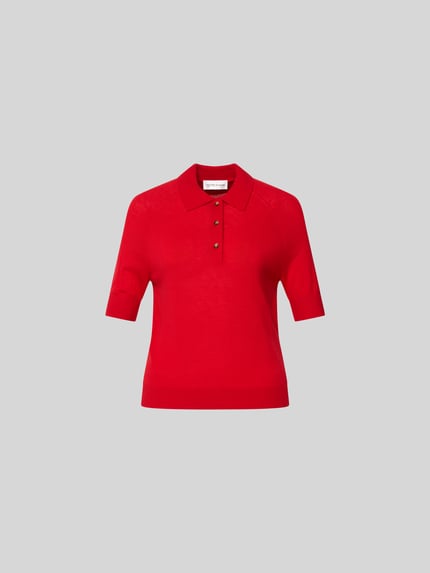 Produktfoto, Poloshirt aus reiner Wolle von Victoria Beckham in leuchtendem Rot, Strick-Optik, Polokragen, Halbarm, Regular Fit, neutraler Hintergrund