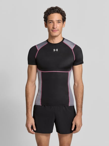 Under Armour t-shirt sportowy o kroju slim fit z kontrastowymi szwami model 'HeatGear®' Czarny 4