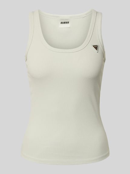 Productfoto, slim fit top van viscosemix model 'Colette' van Guess Activewear, elastisch, rond hals, lichte kleur, logo-applicatie, fijne ribtextuur