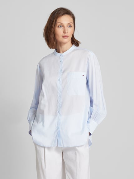 Tommy Hilfiger Bluzka koszulowa o kroju easy fit z kieszenią na piersi model ‘COTTON VOILE’ Jasnoniebieski 4