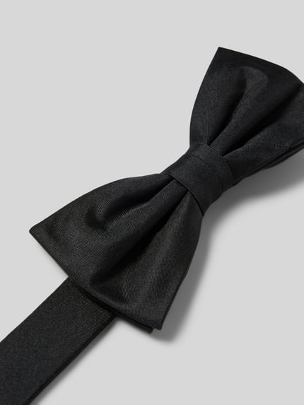Produktfoto, schwarze Fliege mit Hakenverschluss von Monti, verstellbare Kragenweite, vorgebunden, glatte Textur, elegantes Herren-Accessoire