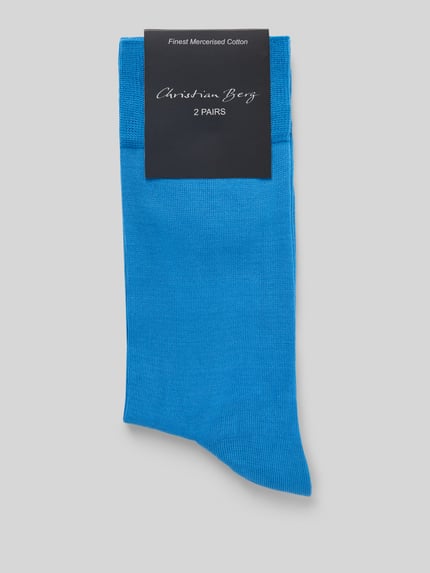 Produktfoto, Socken mit Label-Print im 2er-Pack von Christian Berg Men aus Baumwoll-Mix, körpernaher Schnitt, gerippter Abschluss, leuchtend blaue Farbe, glatte Textur.