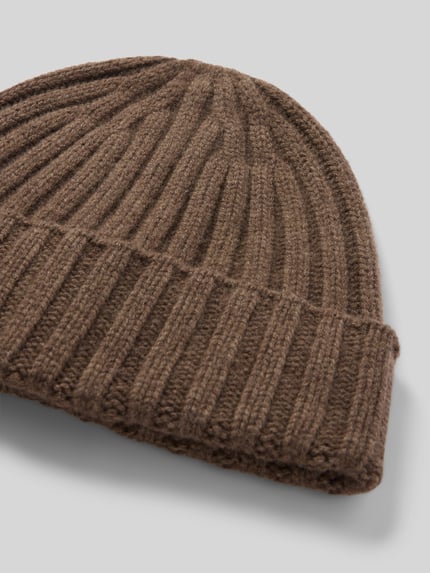 Produktfoto, Beanie in Strick-Optik von Christian Berg Men, brązowy, szeroki brzeg, imitacja dzianiny, ścieg warkoczowy, efekt prążkowania