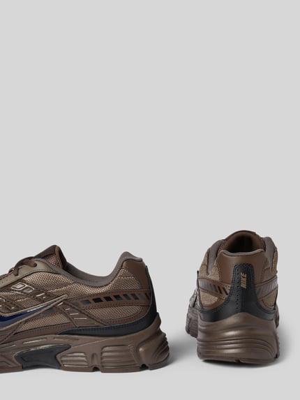 Productfoto, Sneaker mit Logo-Detail Modell 'Initiator' van Nike, heren sneakers met afgeronde pasvorm, hakhoogte maat 10: 6 cm, schachthoogte maat 10: 6 cm, schachtbreedte maat 10: 6 cm, bruin met zwarte accenten, mesh en rubberen texturen