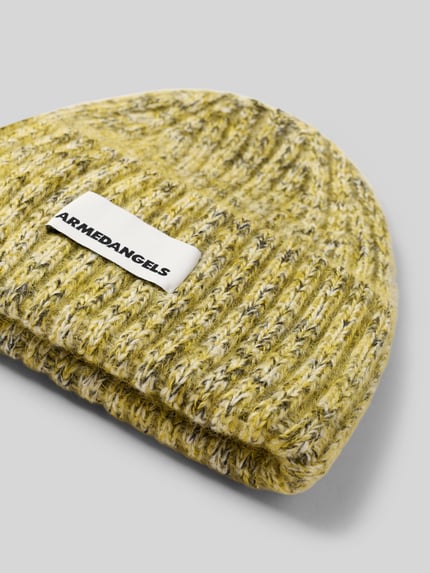 Produktfoto, gelb-grau melierte Mütze aus Woll-Mix mit Lyocell-Baumwoll-Anteil Modell 'BRUSHED MOULINÉ' von ARMEDANGELS, Damen Mütze, grob gestrickt, glatte Struktur