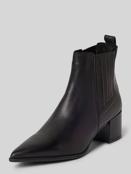 Produktfoto, schwarze Stiefeletten aus Leder mit Blockabsatz Modell 'CPH298' von Copenhagen, spitze Form, elastische Einsätze, glatte Textur