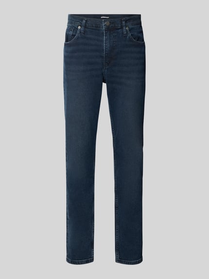 Productfoto, donkerblauwe tapered jeans met zichtbare stiksels en rechte pijpen, Tapered Fit Jeans aus Baumwoll-Lyocell-Mix Modell 'AARJO TARPA' van ARMEDANGELS, heren tapered fit jeans.