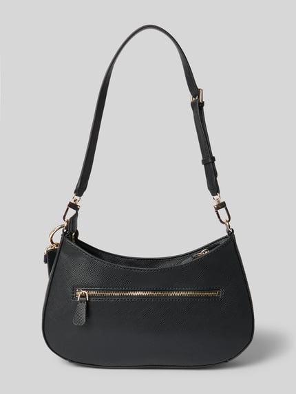 Produktfoto, Shoulder Bag in Leder-Optik Modell 'Noelle' von GUESS in Schwarz mit goldfarbenem Reißverschluss und Logo-Detail, Hauptfach mit Reißverschluss, abnehmbarer Schulterriemen, strukturierte Oberfläche, Maße 25x18x6 cm, Länge Schulterriemen 65 cm.