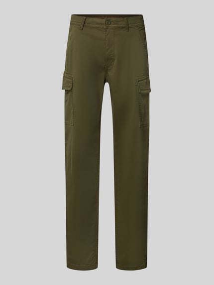 Produktfoto, Straight Fit Cargohose aus reiner Baumwolle Modell 'YASUNI' von Napapijri in Olivgrün, sichtbare Cargo- und Gesäßtaschen. Herren Cargohose, reine Baumwolle, Seiten-, Cargo- und Gesäßtaschen, Knopf- und Reißverschluss, Bundweite 43 cm, Innenbeinlänge 80 cm.