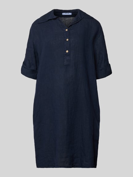 Produktfoto, Knielanges Leinenkleid mit Knopfleiste Modell 'Al44inii' von ZABAIONE in Dunkelblau, gerader Schnitt, Hemdblusenkragen, Textur fein gewebt
