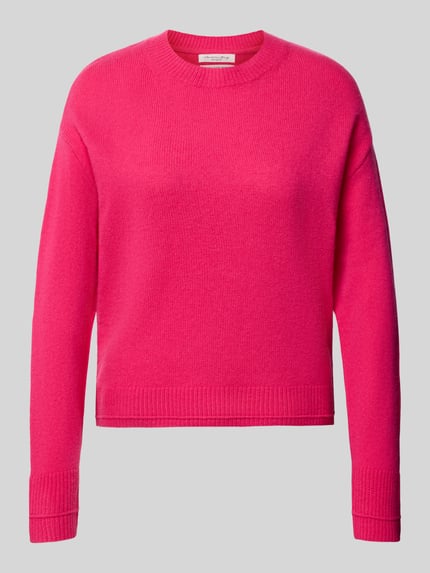 Produktfoto, Strickpullover mit überschnittenen Schultern von Christian Berg Woman, luźny fason, prążkowane wykończenia, okrągły dekolt, długi rękaw, długość tyłu 60 cm w rozmiarze M, długość rękawa 58 cm