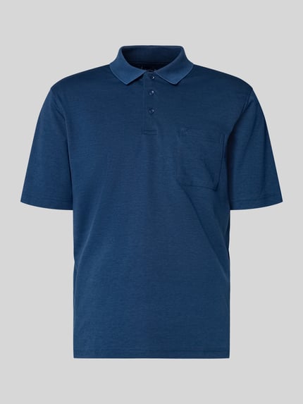 Produktfoto, Regular Fit Poloshirt mit Brusttasche von Christian Berg Men, mieszanka bawełny, kołnierzyk polo, listwa guzikowa, kolor niebieski