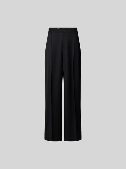 Produktfoto, Wide Fit Stoffhose aus Woll-Mix von Filippa K in Schwarz mit Bügelfalten, Gesäßtaschen, Knopf-Reißverschluss, glatte Textur