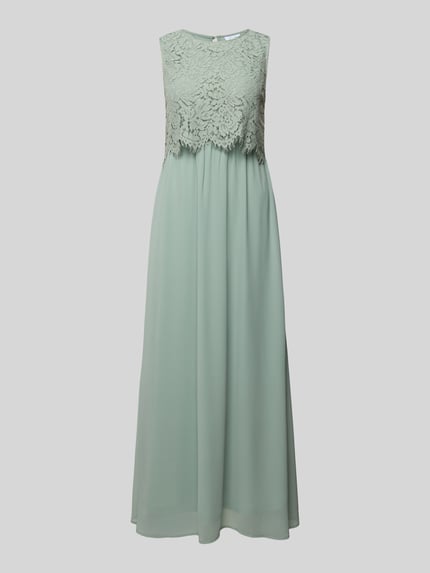 Produktfoto, Maxikleid mit rückseitigem Schlüsselloch-Ausschnitt von Vila aus Baumwoll-Mix in Salbeigrün mit Spitze, Gerader-Schnitt, Modell 'MILINA', Rundhalsausschnitt, Rückenlänge ca. 130 cm, Brustweite ca. 43 cm.
