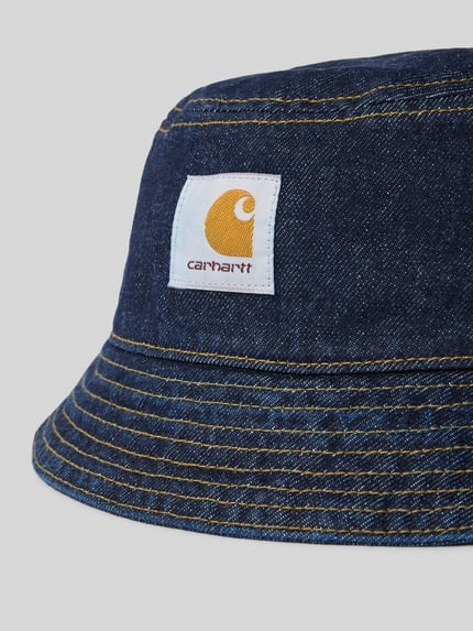 Produktfoto, Bucket Hat mit Label-Patch Modell 'Belmar' von Carhartt Work In Progress z bawełny, tkanina stylizowana na denim