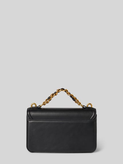 Produktfoto, Handtasche mit Label-Applikation von Liu Jo White in Schwarz mit Überschlag, Klickverschluss, Tragehenkel, Schulterriemen, Hauptfach, Maße: Breite 23 cm, Länge 14 cm, Tiefe 8 cm, Schulterriemenlänge 110 cm, glatte Oberfläche mit goldfarbenen Details.