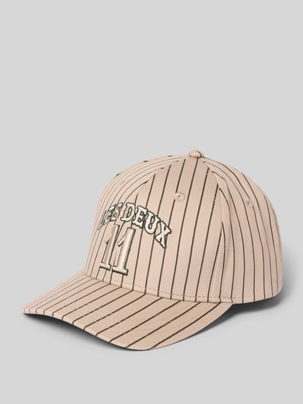 Produktfoto, Basecap met Labeldetail van Les Deux voor heren, puur katoen, verstevigde klep, luchtgaten, verstelbare sluiting, beige met zwarte strepen